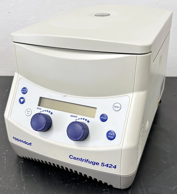 Eppendorf 5424 Benchtop Microcentrifuge
