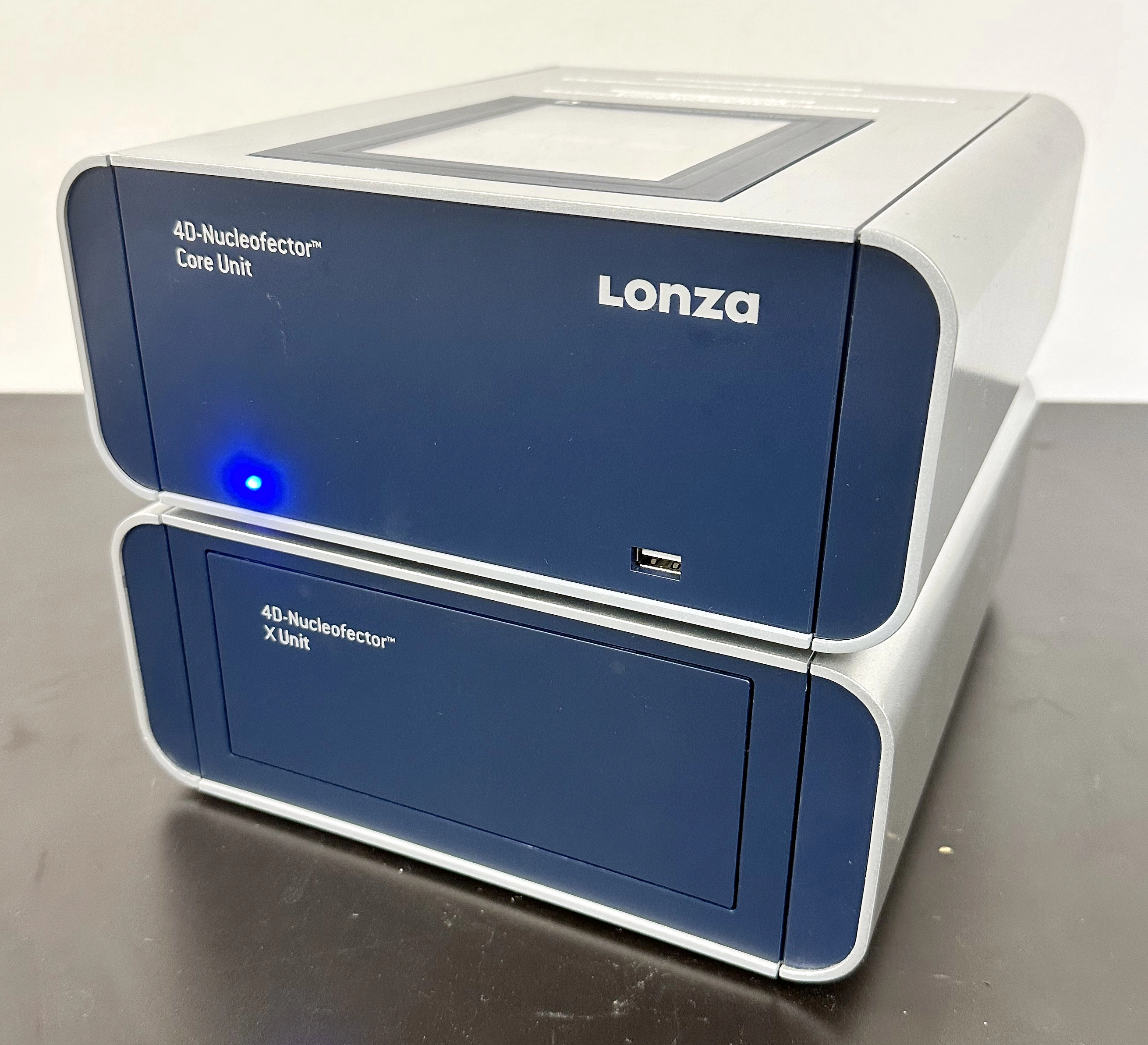 Lonza Bioscience 4D-Nucleofector Transfection System - Core Unit and X Unit