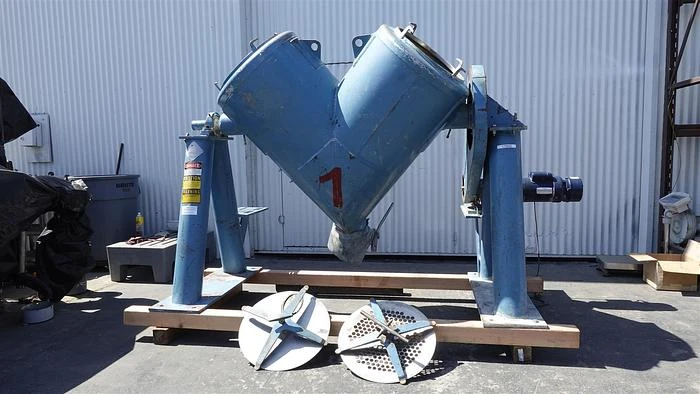 10 c.f. S.S. Patterson-Kelley V-blender