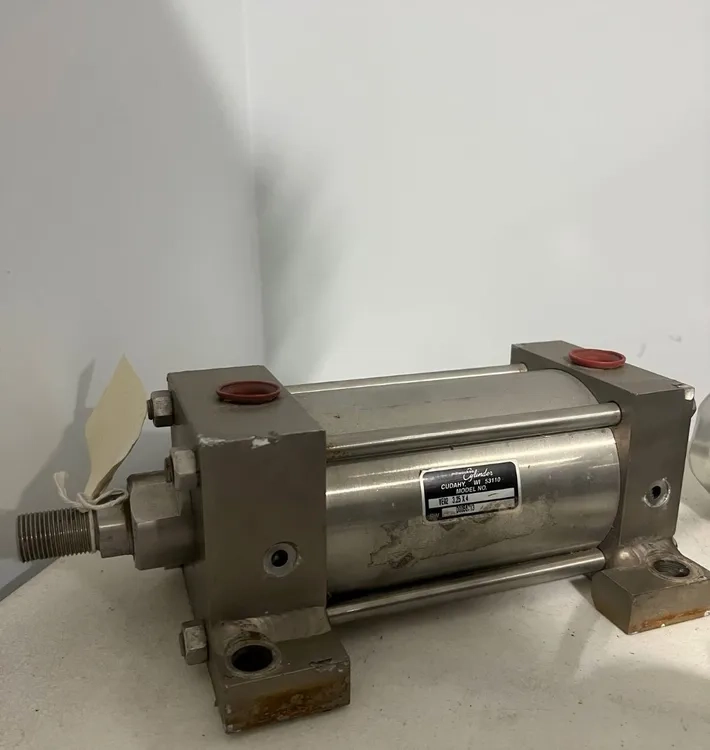 Milwaukee Pneumatic Cylinder Model VE82 3.25X4