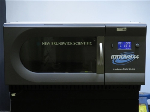 New Brunswick Innova 44R Refrigerated Incubator Shaker