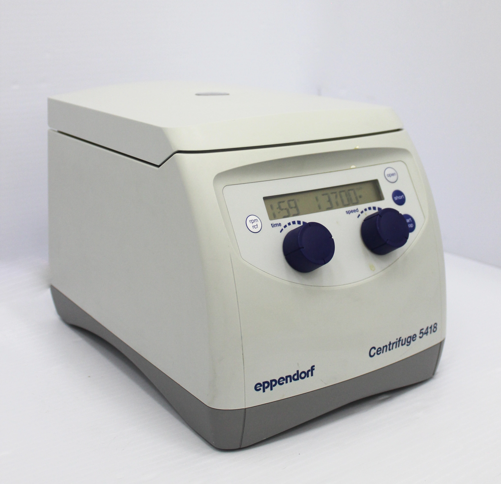 Eppendorf 5418 Centrifuge with FA-45-18-11 Rotor - 3375778