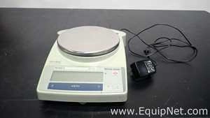 Lot 8 Listing# 936582 Mettler Toledo PB1502-S Balance
