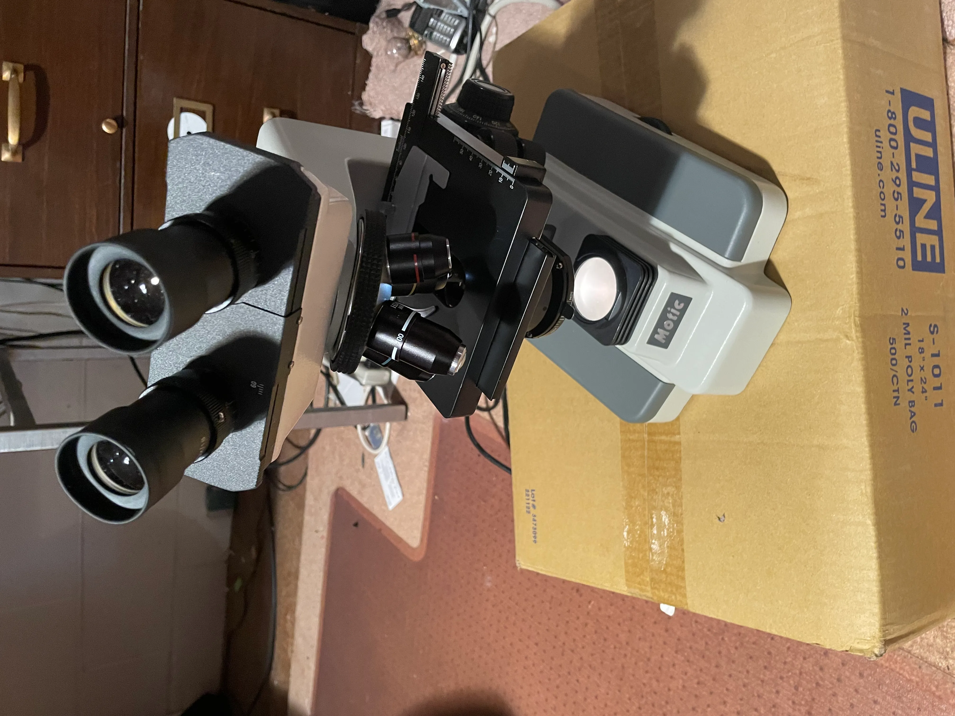 Motic Binocular Microscopes