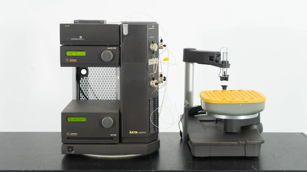 Amersham Biosciences AKTA explorer FPLC System