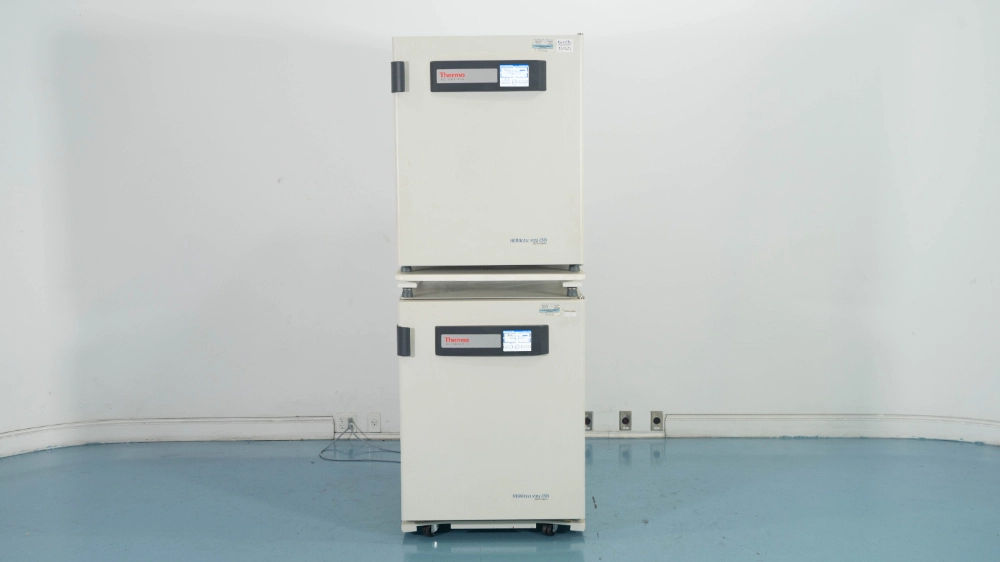 Thermo HERAcell Vios 250i Double Stack CO2 Incubator
