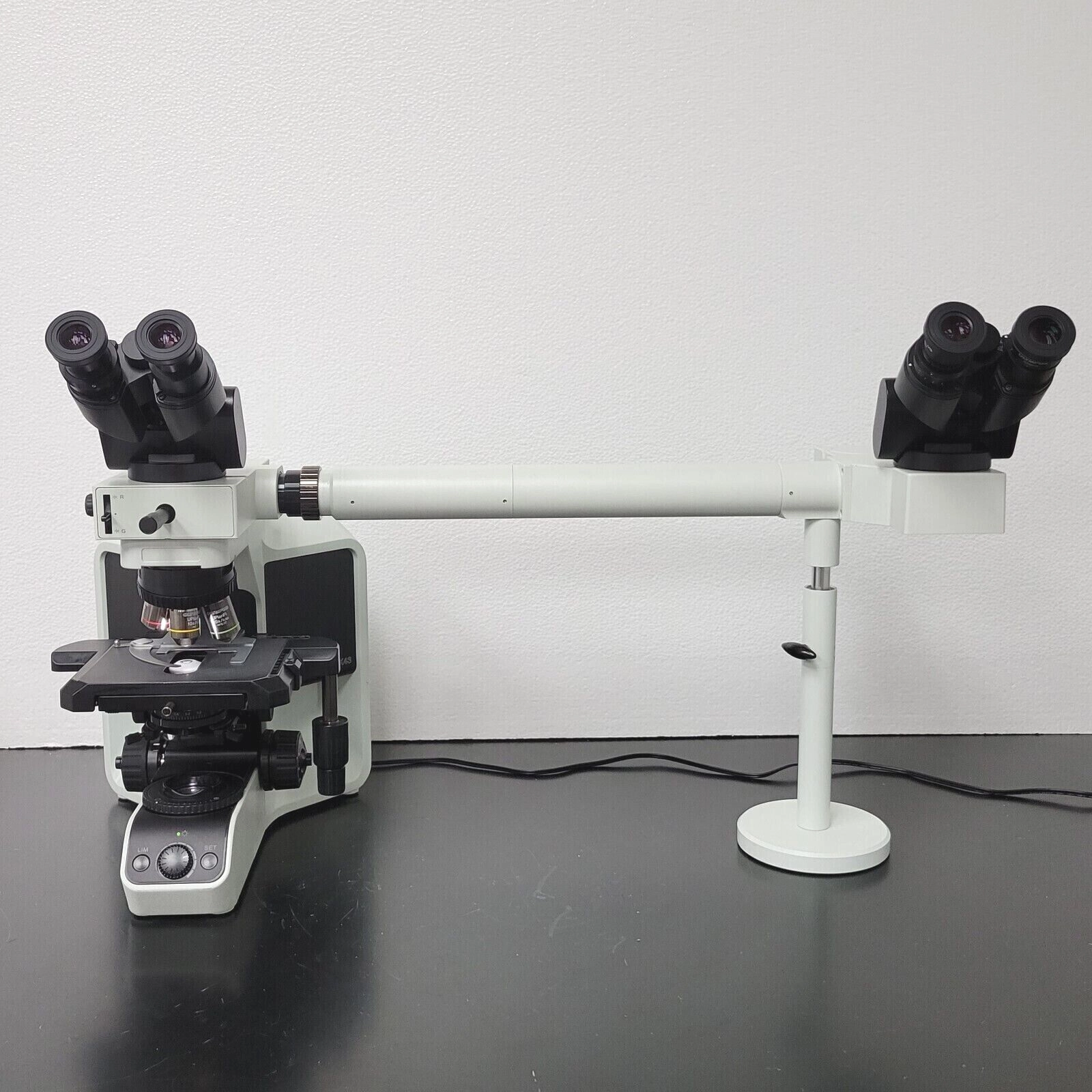 Olympus Microscope BX43 with Fluorites &amp; Side by Side Dual Head Bridge Pathology