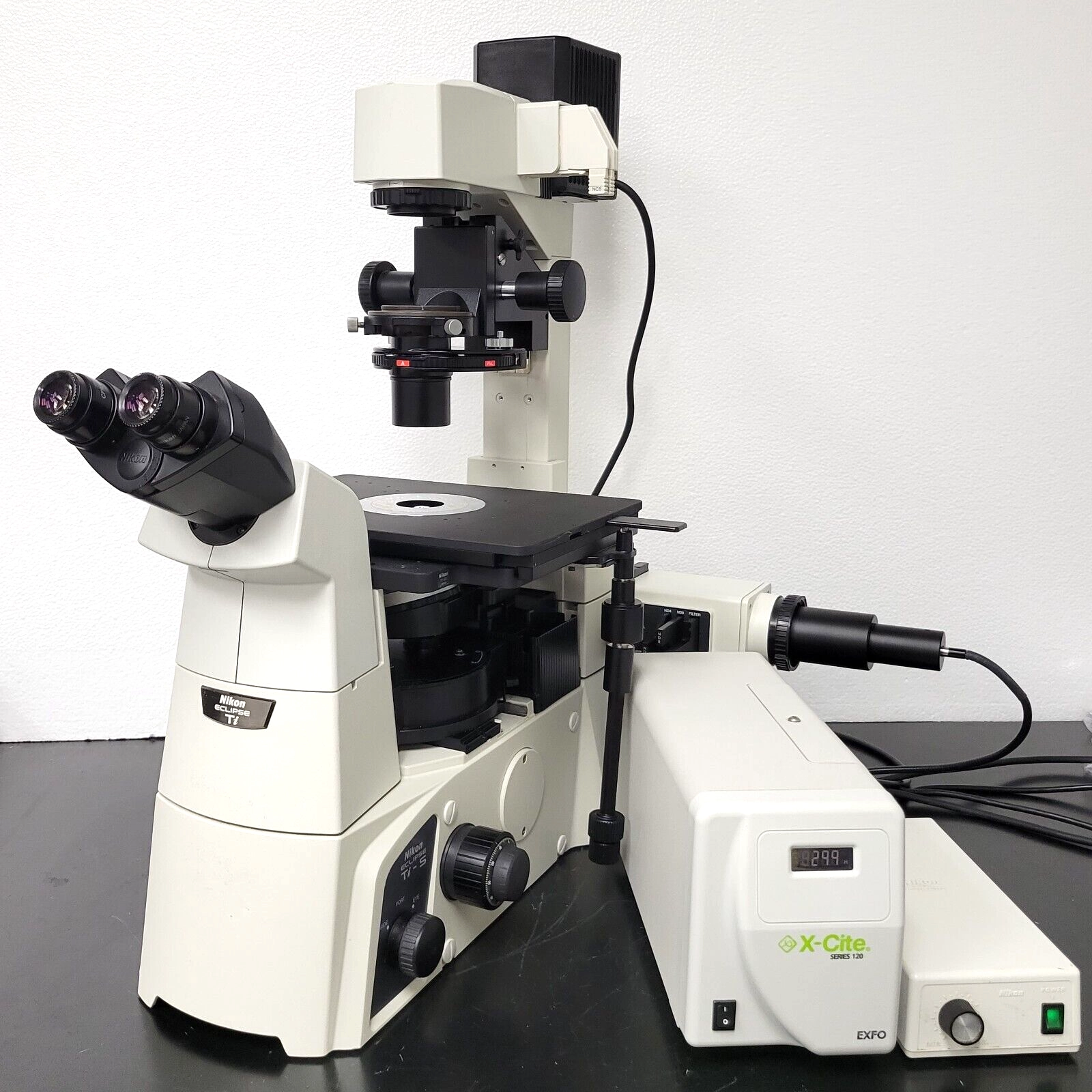Nikon Microscope Eclipse Ti-S with Fluorescence and Phase Contrast