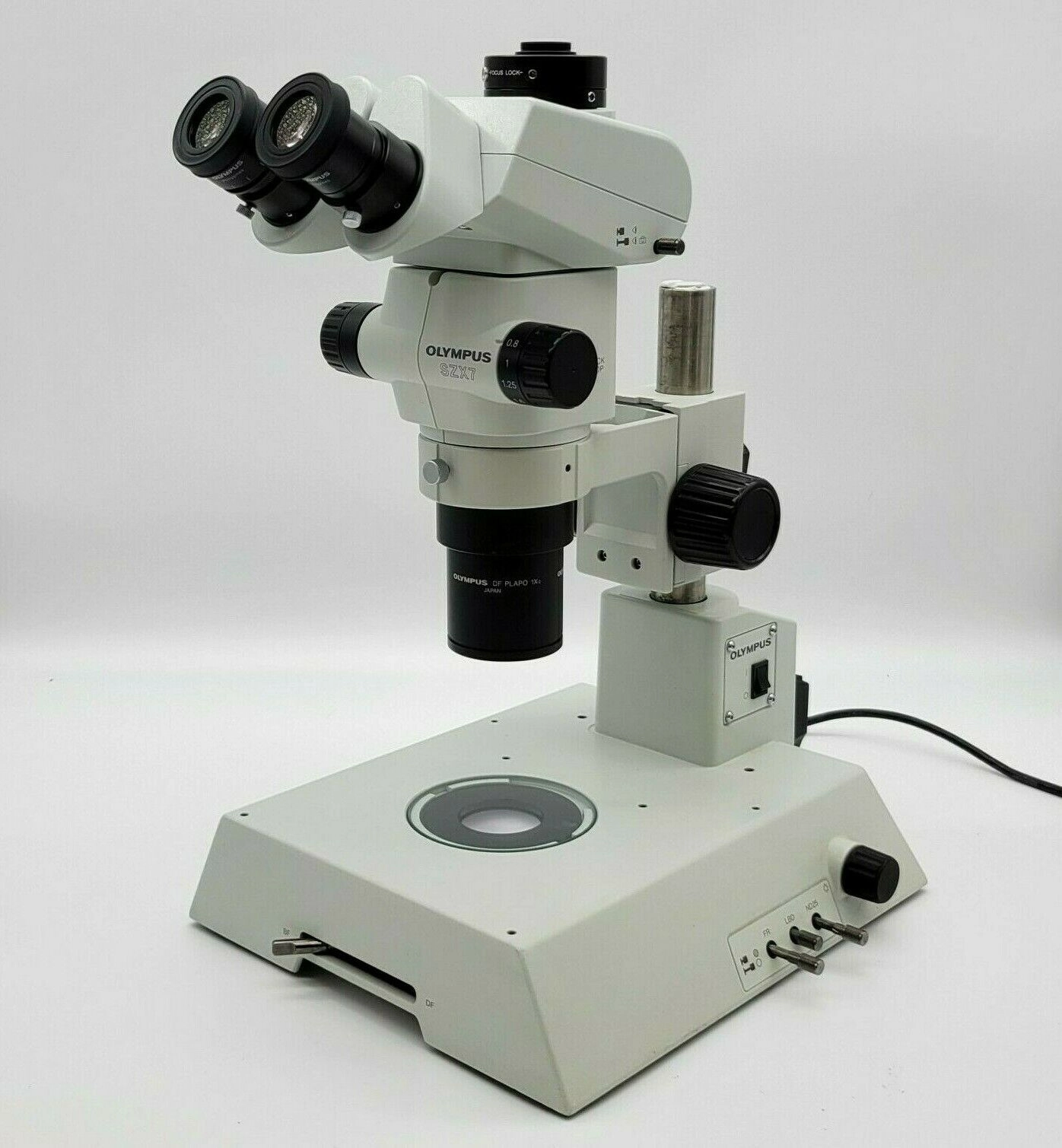 Olympus Stereo Microscope SZX7 with BF/DF Transmitted Light Stand