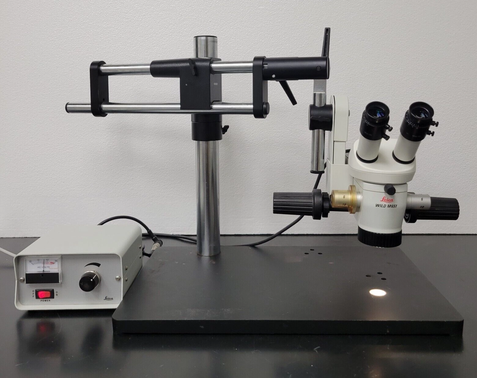 Leica Wild Surgical Microscope M651 Necropsy Operating Stereoscope w. Boom Stand