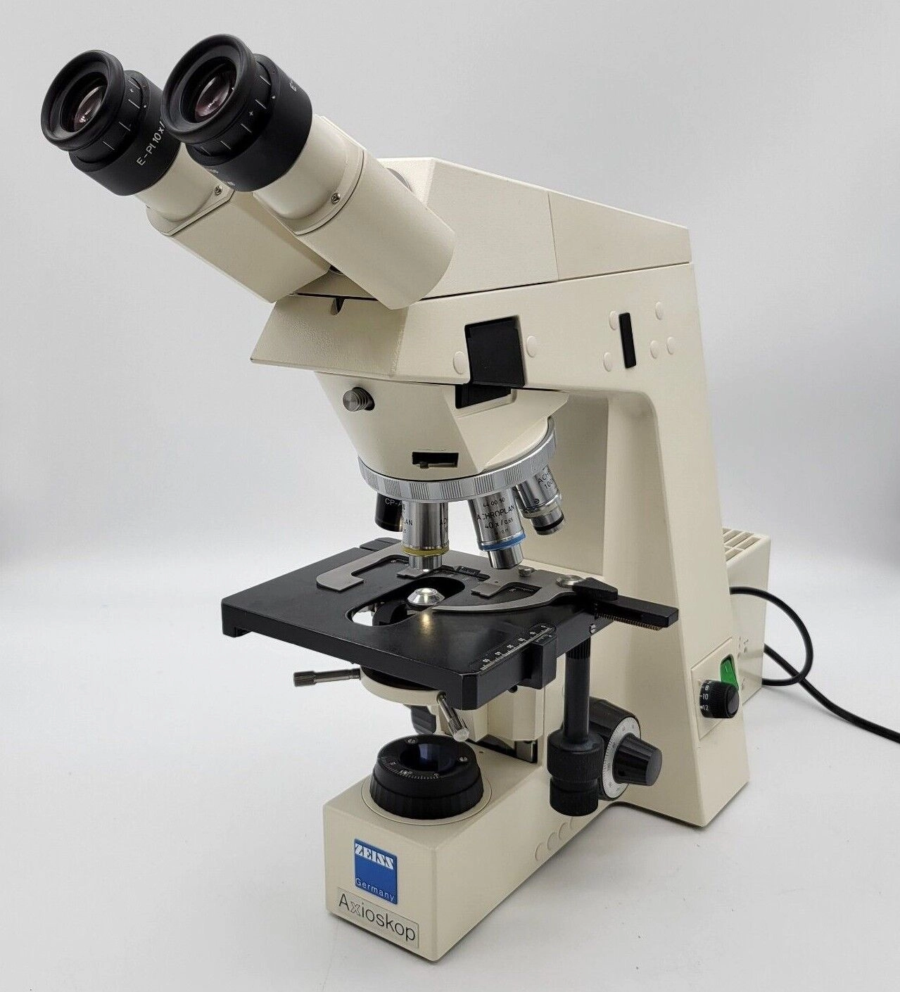 Zeiss Microscope Axioskop with 100x Oil Objective