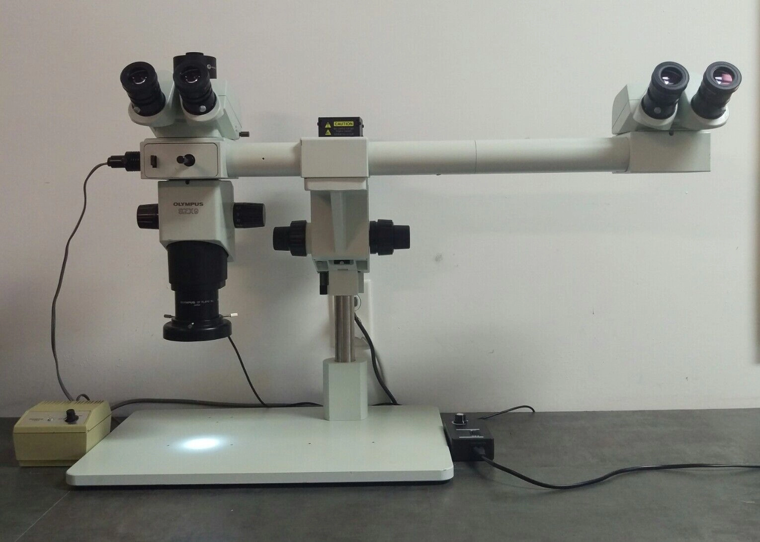 Olympus Microscope SZX9 Dual Head Stereozoom with Trinocular Head