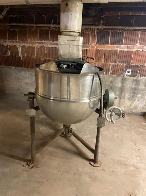 Groen model DNTA-60-SP 60 Gallon Stainless Steel Single Action Cooking and Mixing Kettle
