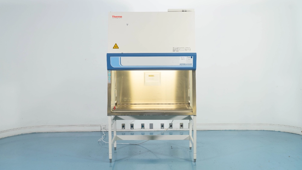 Thermo HERAsafeKS 4' BioSafety Cabinet