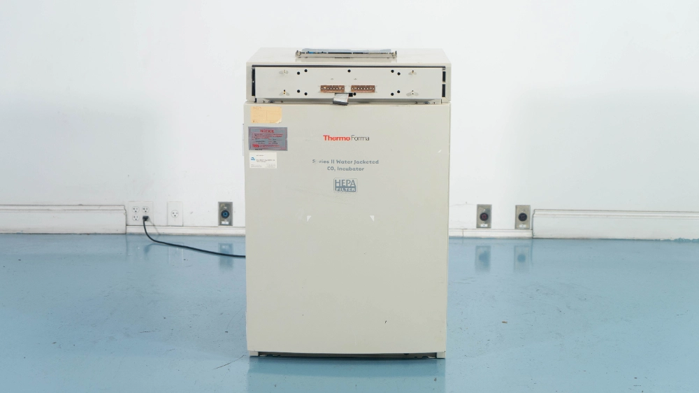 Thermo Forma Series II Water Jacketed CO2 Incubator