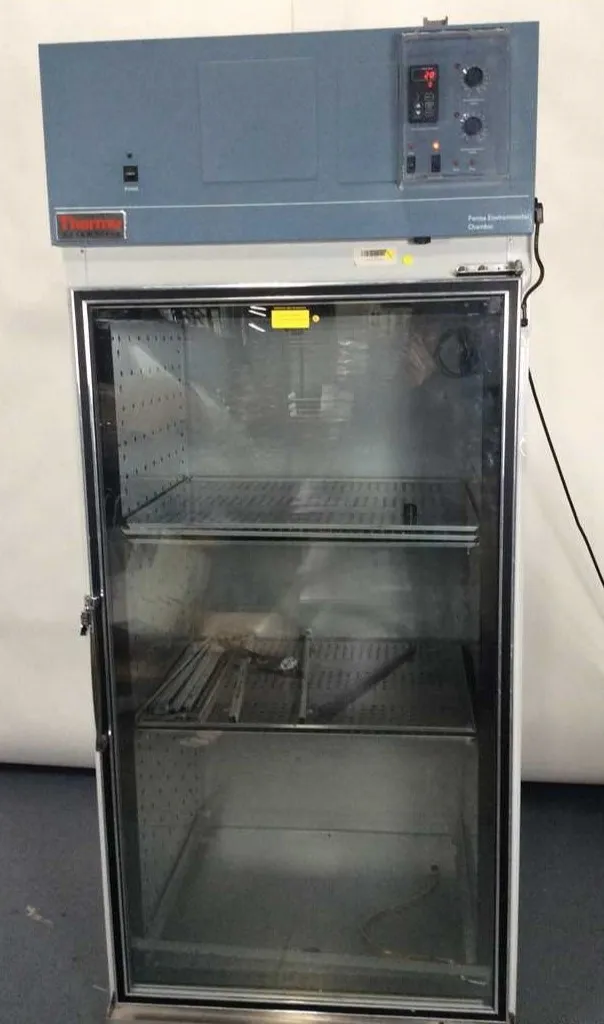 Thermo Forma 3920 Incubated/Refrigerated environmental chamber - 29 cubic ft