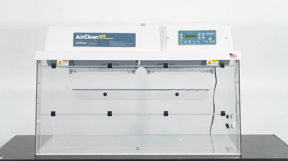 AirClean 600 4' PCR Workstation