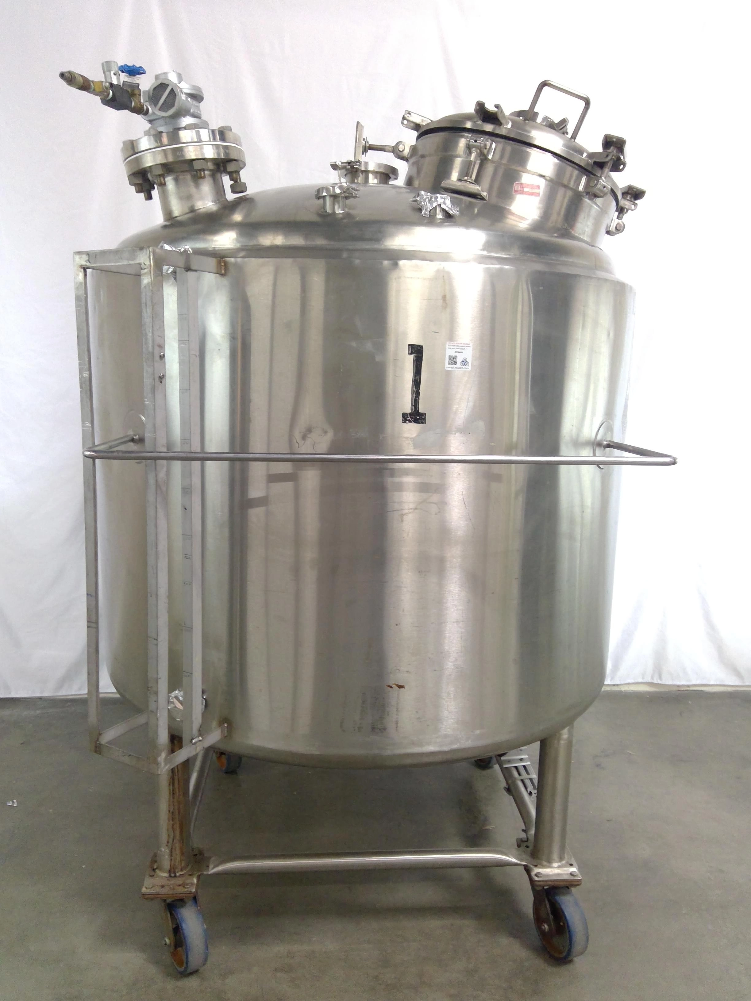 1200 Liter Mix Tank - BB3374449