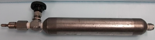 HOKE SAMPLE CYLINDER 150 CC, TCC-3E 1800, 3-66, 10 WHITEY NEEDLE VALVE NO: SS-1KM4, 316, 1) SWAGELOK