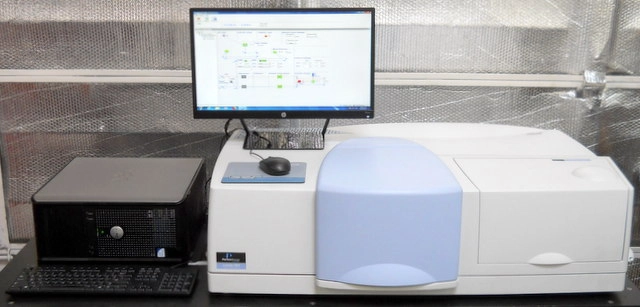 Perkin Elmer Lambda 750S UV/Vis/NIR Spectrophotometer