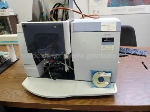 Perkin Elmer AAnalyst 400 Spectrophotometer