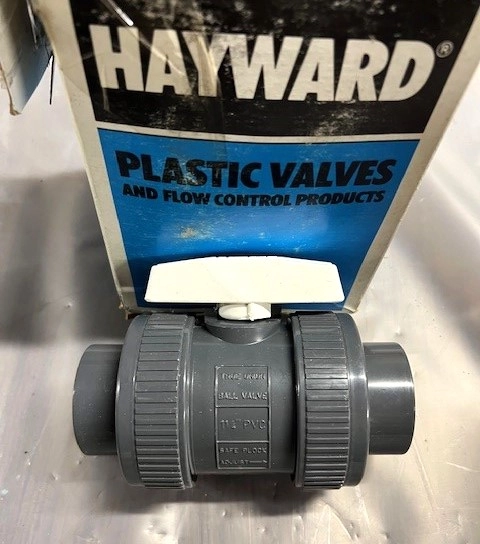 Lot of 2 Hayward 1-1/4" PVC Plastic Ball Valve