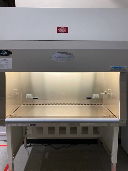 NuAire LABGARD 5&rsquo; Class II Type A2 Biosafety Cabinet Model NU-540-500