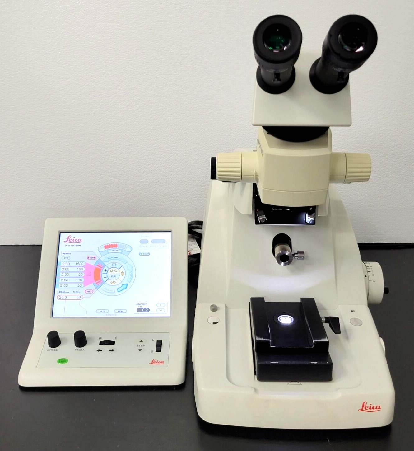 Leica Ultramicrotome EM UC7 with MZ6 Pod and Tilting Binocular Head