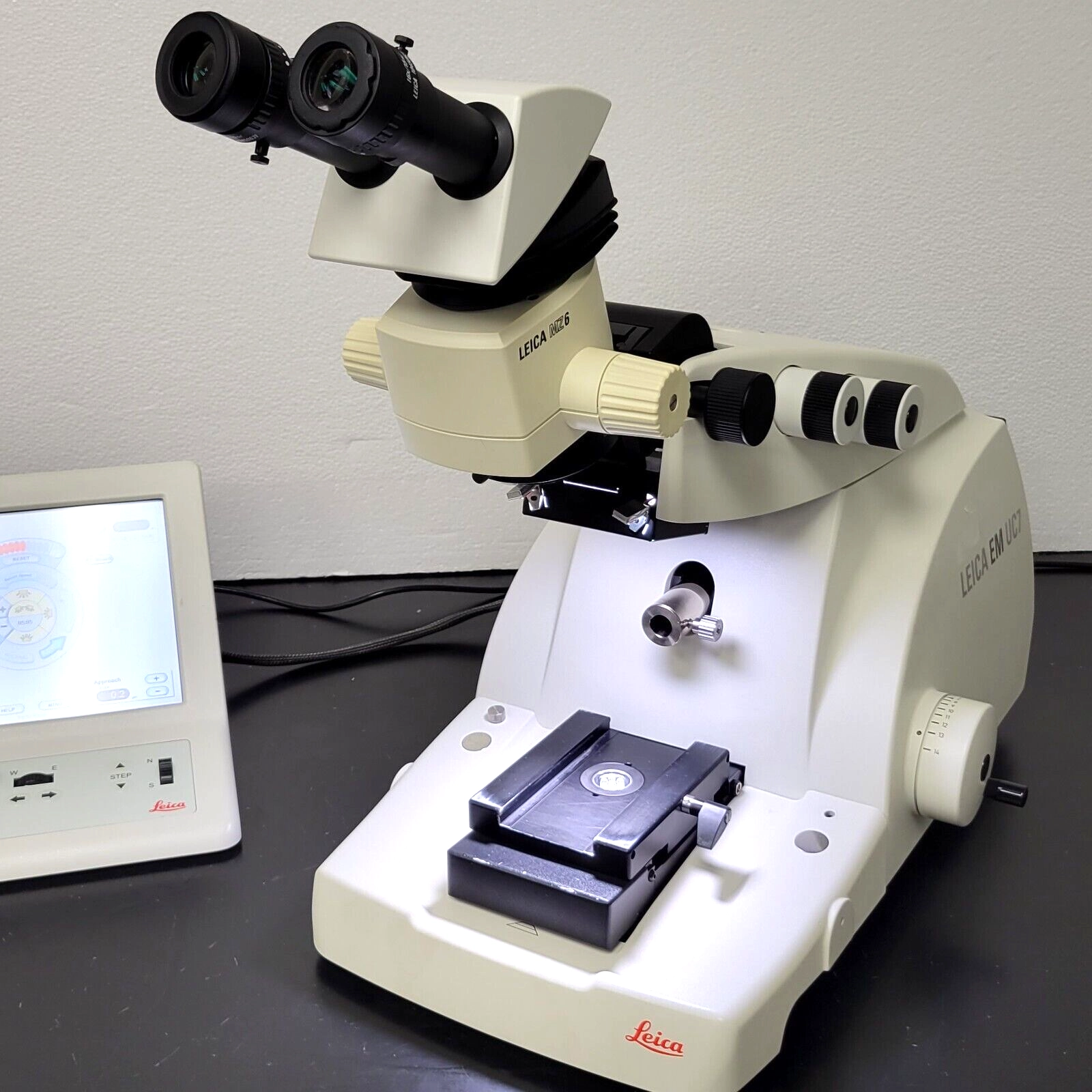 Leica Ultramicrotome EM UC7 with MZ6 Pod and Tilting Binocular Head ...