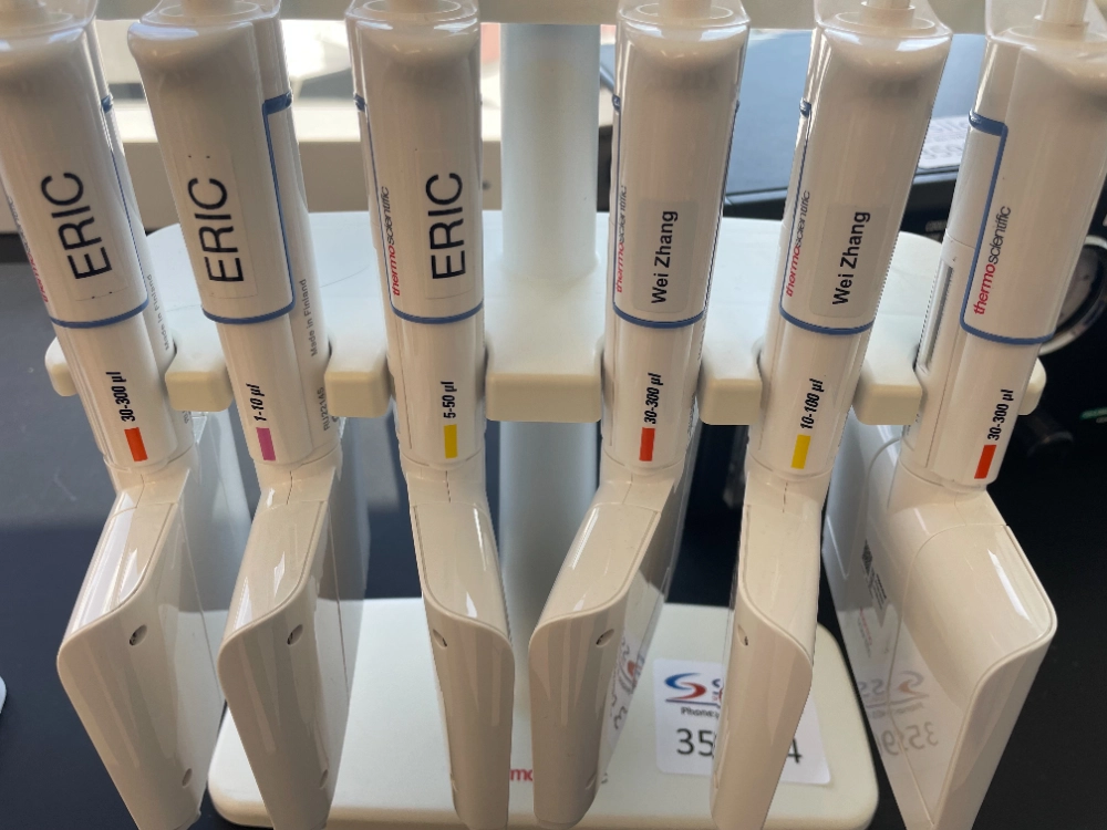 Thermo Finnpipette F1 MultiChannel Pipettes Quantity 6 w/ Stand