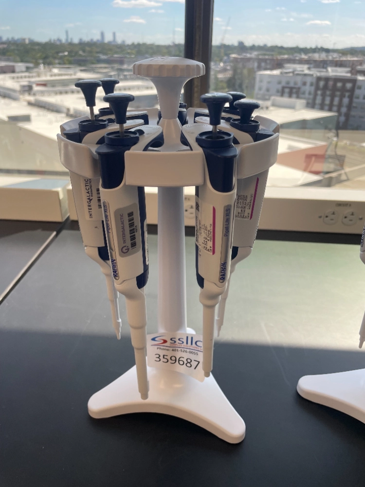 Rainin PipetLite XLS Single Channel Pipettes Quantity 7 w/ Stand