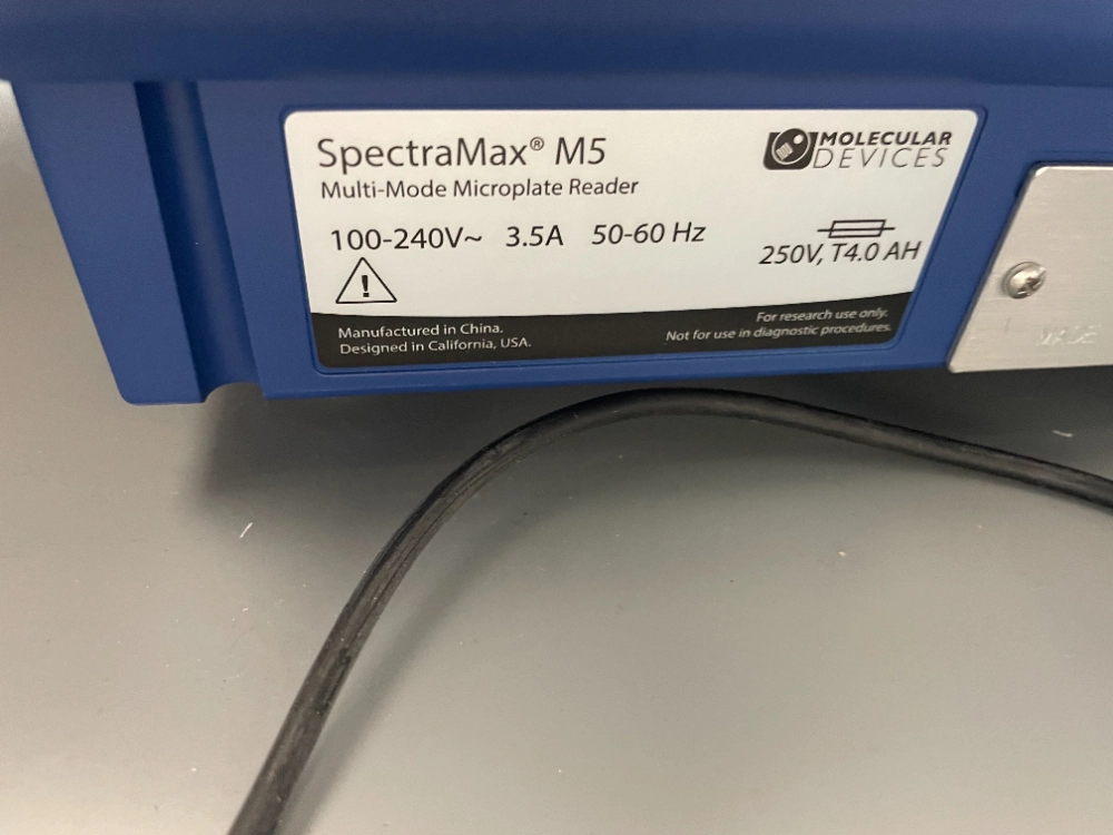 Molecular Devices SpectraMax M5 Microplate Reader