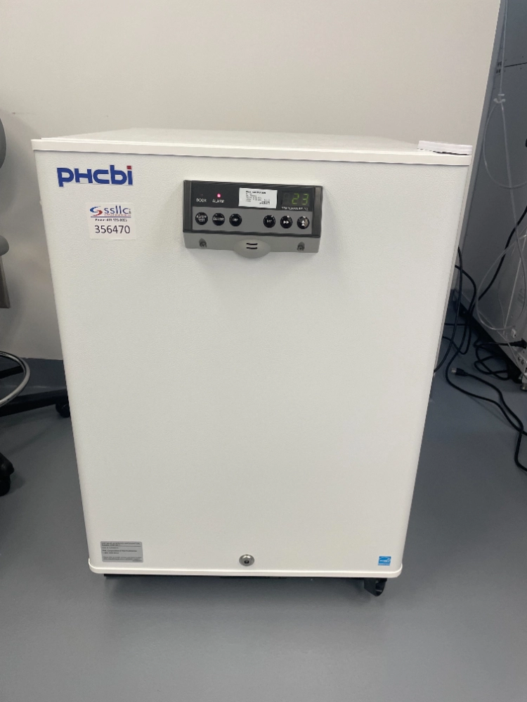 PHCBI Undercounter Refrigerator