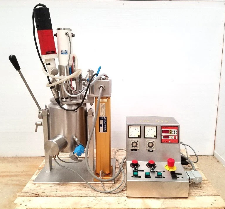 Esco Labor Model EL3, 3 Liter Capacity Stainless Steel Dual Agitated Vacuum Laboratory Mixer/kettle.