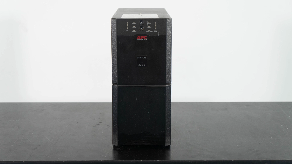 APC Smart-UPS 2200 Uninterruptible Power Supply
