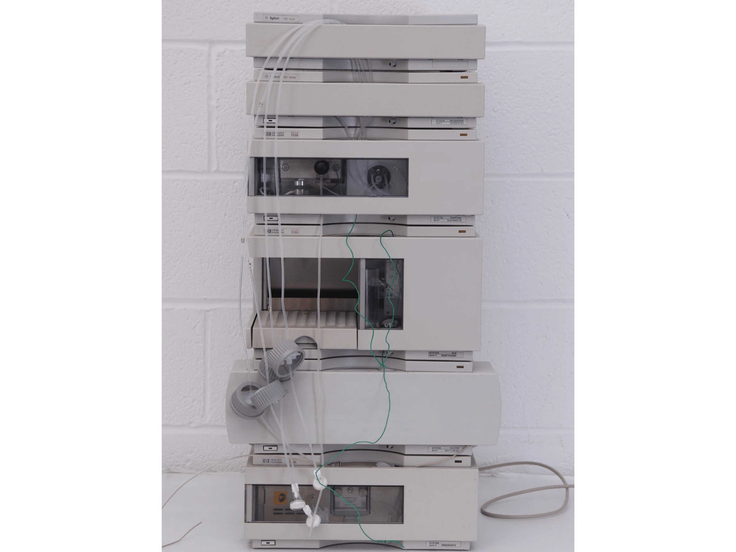 Agilent 1100 Series HPLC System – Degasser, Quat Pump, ALS, COLCOM & UV Detector