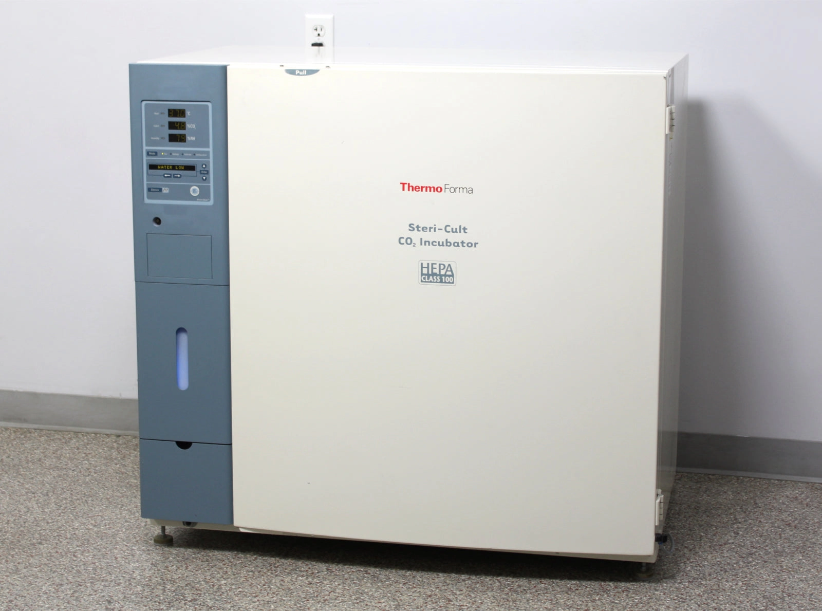 Thermo Forma 3310 Steri-Cult CO2 Incubator 323L Stainless Steel w/ 3 Shelves