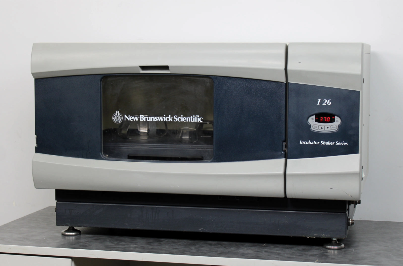 New Brunswick Scientific I Series 26 Incubator Shaker I26 M1324-0000