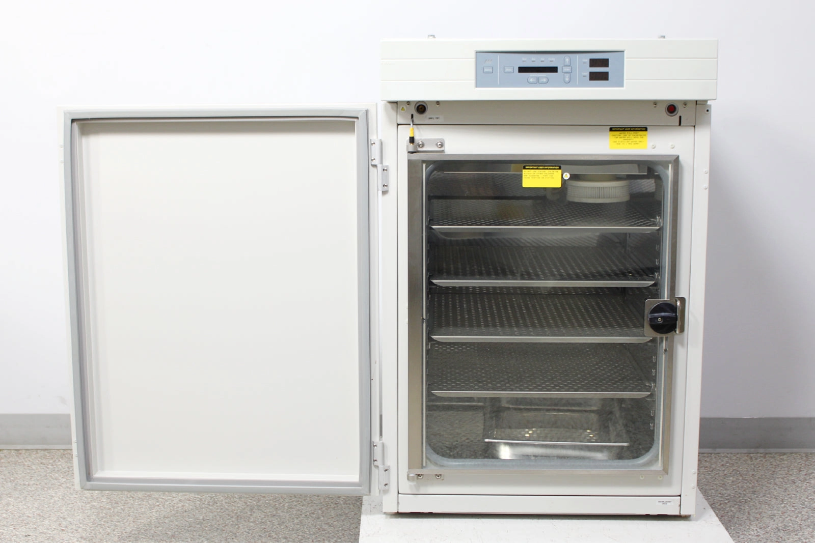 Thermo Scientific Forma 3110 Series II Water Jacketed CO2 Incubator w ...