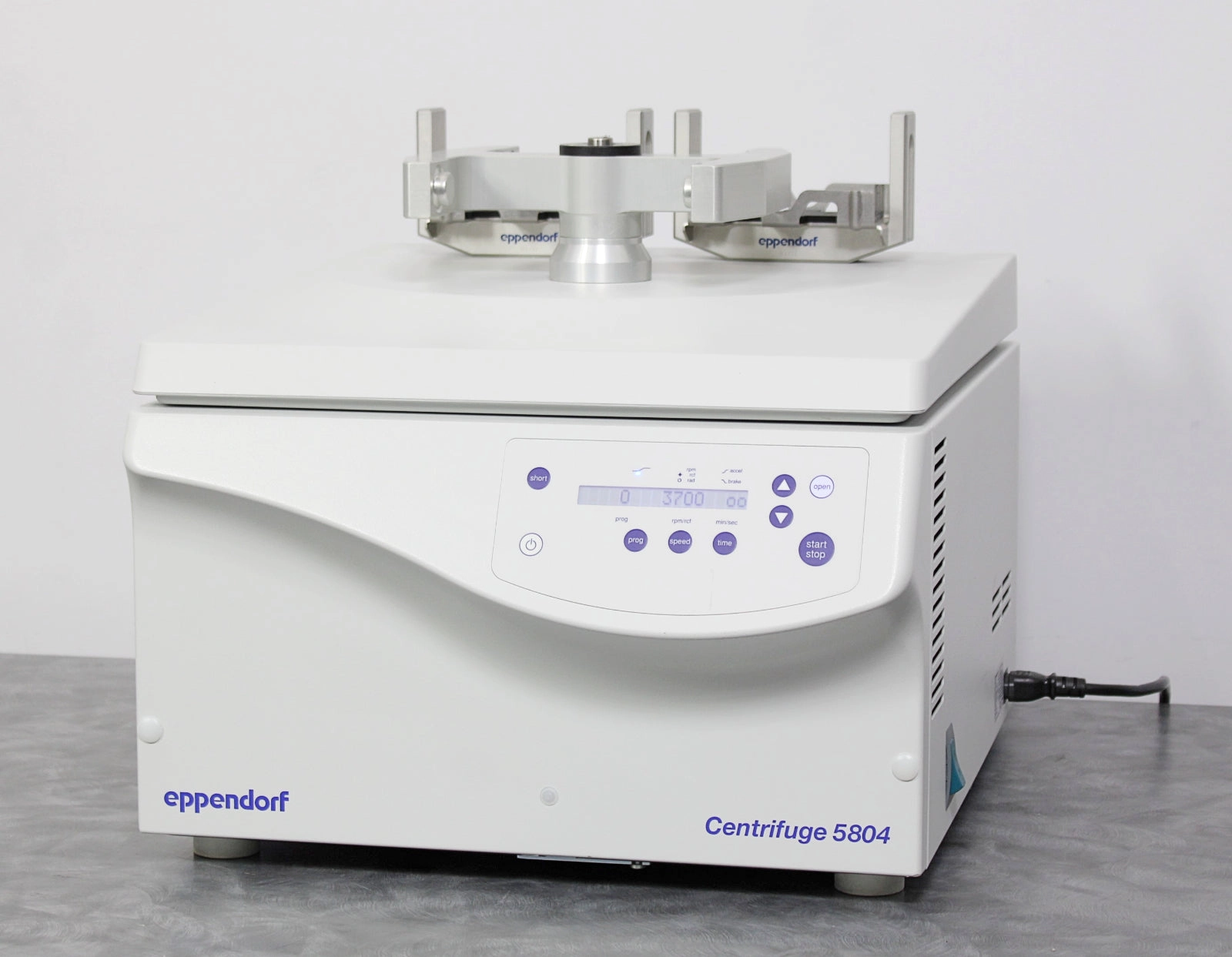 Eppendorf 5804 Benchtop Centrifuge w/ A2DWP Microplate Rotor