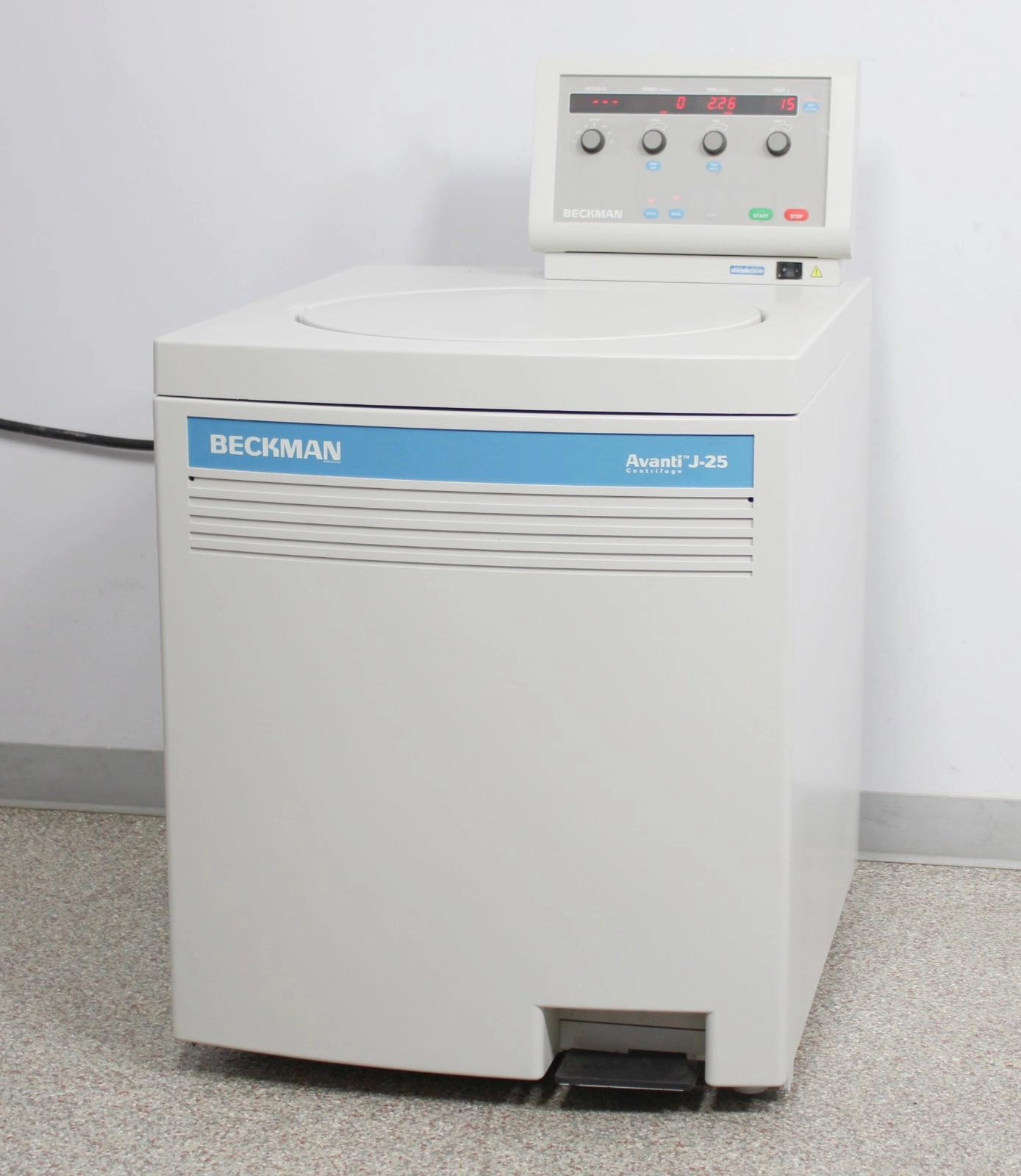 Beckman Avanti J-25 High-Speed Refrigerated Floor Centrifuge 363102