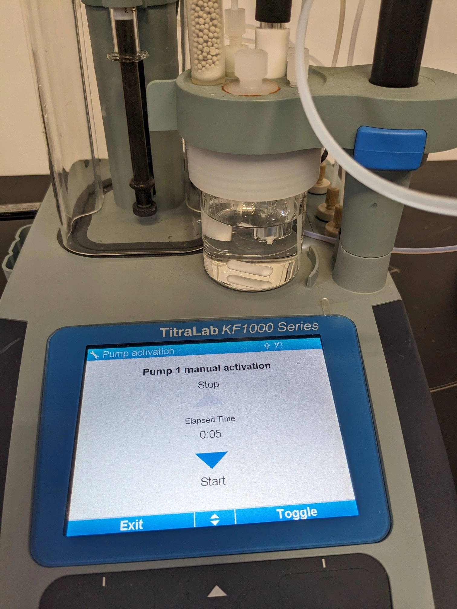 Hach KF1121 Volumetric Titrator for Karl Fischer Titrations with 1