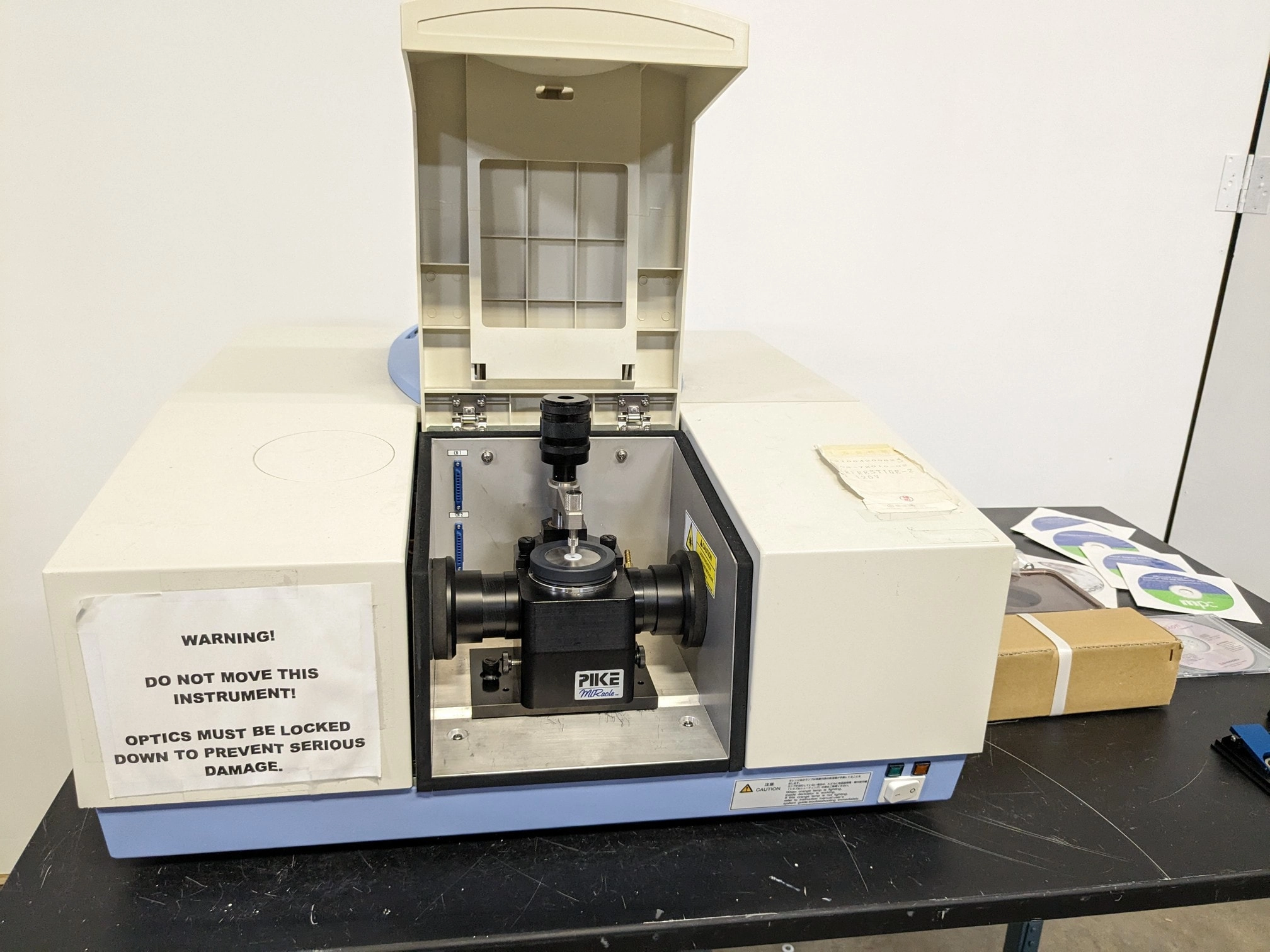 Shimadzu   IR Prestige-21 Spectrophotometer with Software
