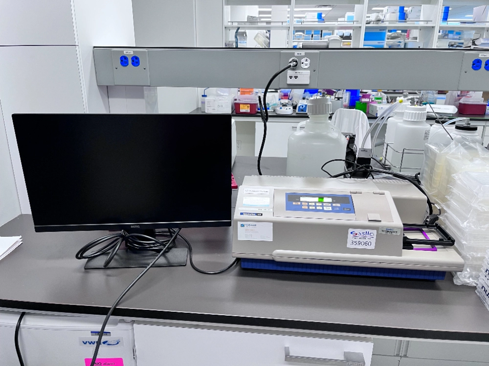 Molecular Devices SpectraMax M5 Microplate Reader