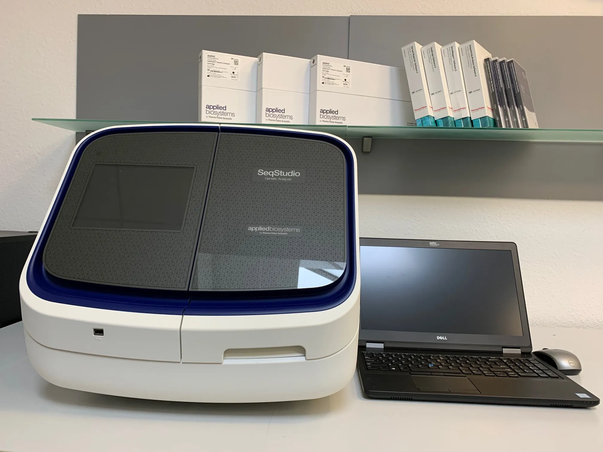 SeqStudio Genetic Analyzer