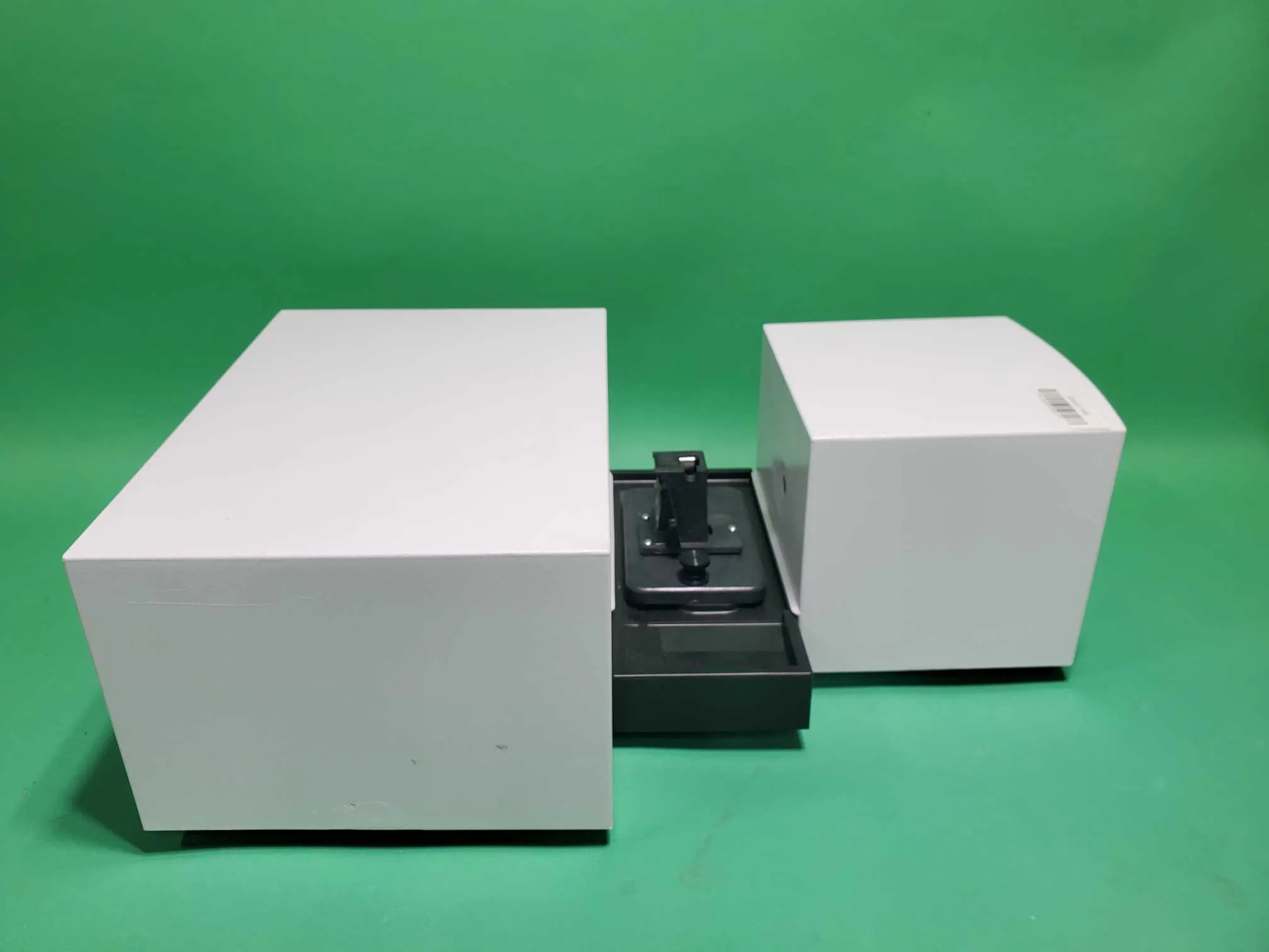 Agilent Technologies Cary 8454 UV-Vis Spectrophotometer