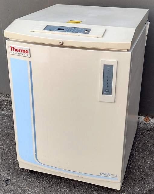Thermo Cryoplus 2 Cryogenic Nitrogen Storage System