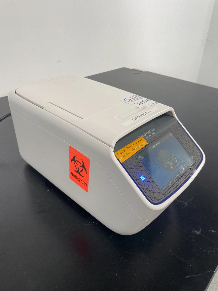 Applied Biosystems MiniAmp Plus Thermal Cycler | LabX.com