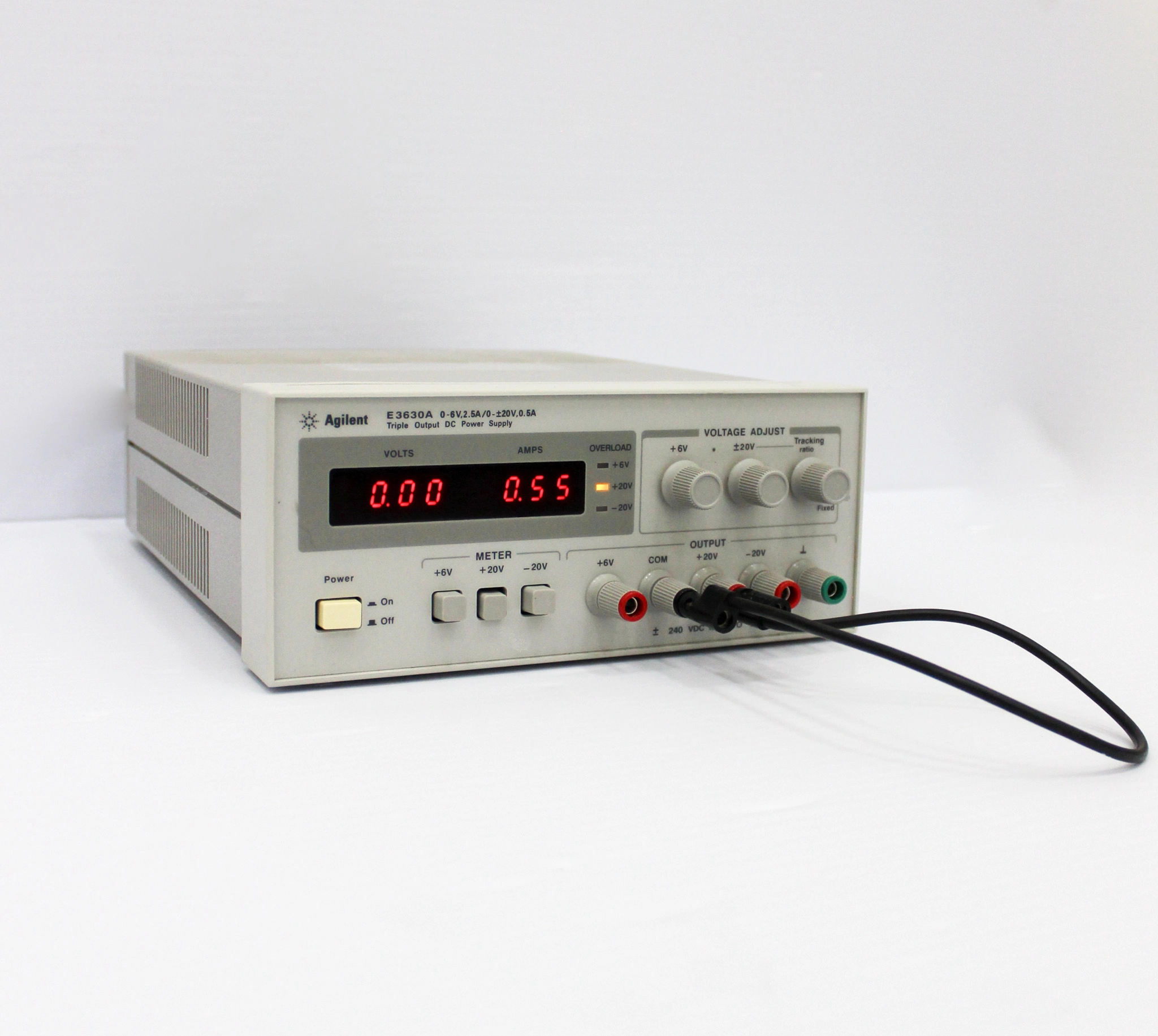 Agilent E3630A Triple Output DC Power Supply 35W, 0-20V / 0-0.5A 0-6V / 0-2.5A - 3376225