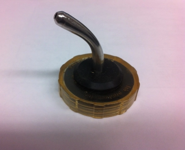 Threaded Screw Cap with Curved Sipper